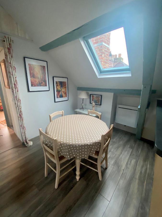 Sous Les Toits D'Honfleur Apartment Exterior photo