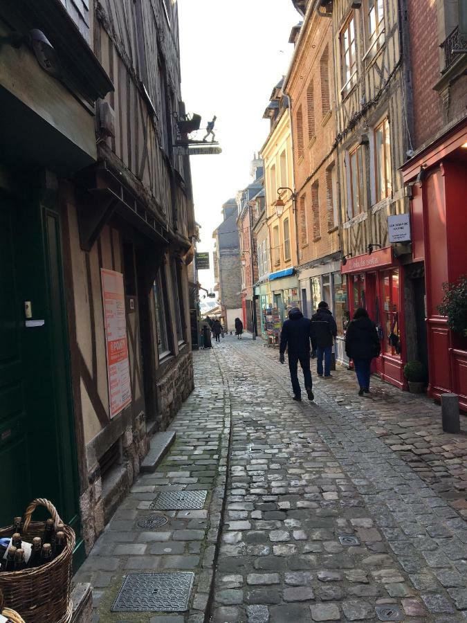 Sous Les Toits D'Honfleur Apartment Exterior photo